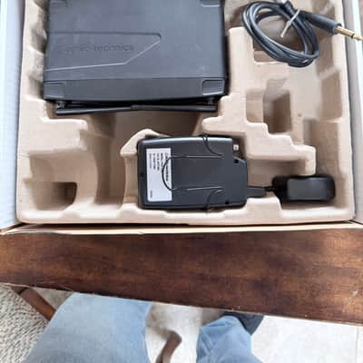 Audio-Technica ATW-1101/G System 10 Digital Wireless Guitar System 2010s - Black image 2