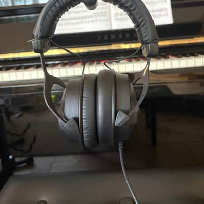 Beyerdynamic DT 770M Closed Back Headphones 2010s - Black image 3