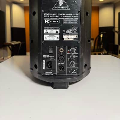 Behringer Eurolive B208D 200-Watt 8" Powered Speaker image 2