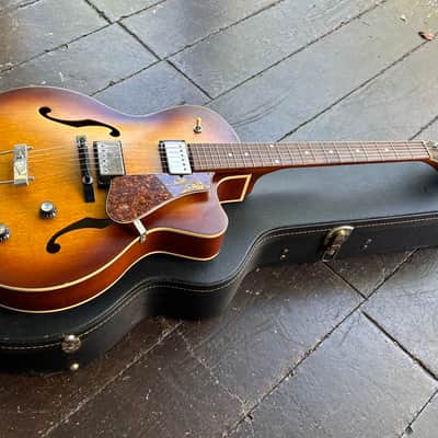 Godin 5th Avenue CW Kingpin II HB 2010s - Cognac Burst image 4