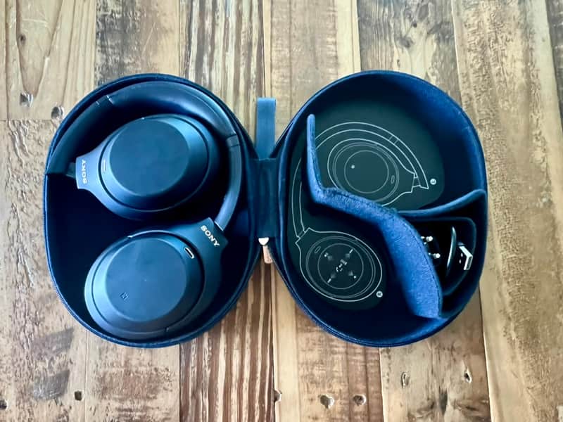 SONY - WH1000XM4 Wireless Noise-Cancelling Over-the-Ear Headphones Midnight Blue image 1