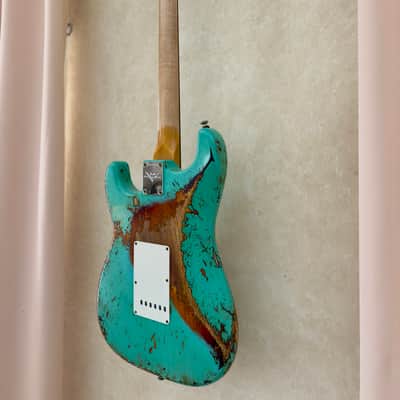 Fender Stratocaster 2025 - Surf Green over 3-color Sunburst - Super Heavy Relic image 2
