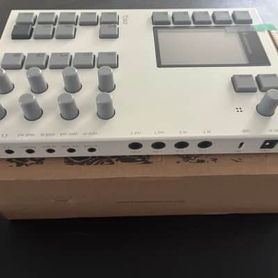 Torso Electronics S-4 Sculpting Sampler 2024 - Present - White image 2
