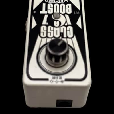 Pigtronix Class A Boost Micro 2018 - White / Black X7543 image 3