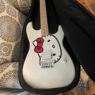 Squier Hello Kitty Stratocaster 2024 - 2025 - White image 1