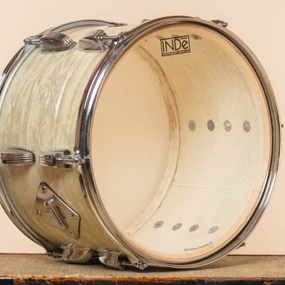 1960s Ludwig Tom in White Marine Pearl - 9x13 image 6