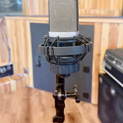 AKG C214 Large Diaphragm Cardioid Condenser Microphone 2010s - Black image 1