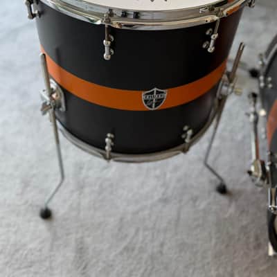 Truth Custom Drums - 24" bass drum, 13" tom, 16" floor tom, 14" snare drum image 8
