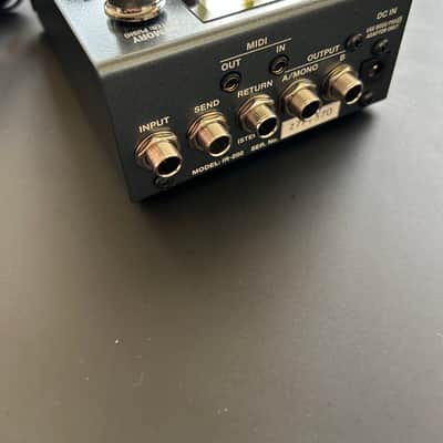 Boss IR-200 Amp and IR Cabinet 2021 - Present - Silver image 3