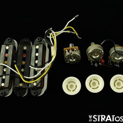USED PICKUPS POTS KNOBS + SWITCH Stratocaster Fender MIM Strat image 2