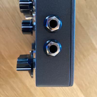 Keeley Synth 1 Reverse Attack Fuzz Wave Generator 2019 - Present Grey / Red / Blue image 5