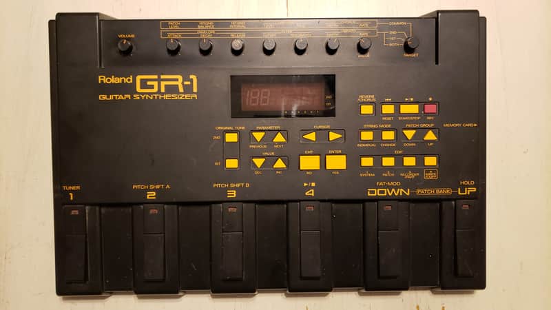 Roland GR-1 Guitar Synthesizer | Reverb
