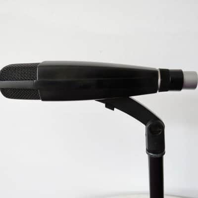 Sennheiser MD 421-U Cardioid Dynamic Microphone - Black image 3