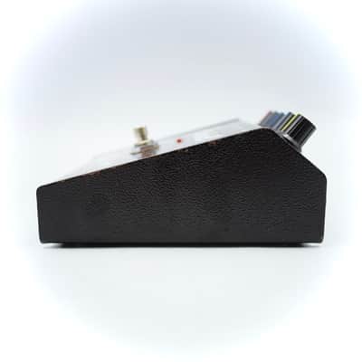 Marshall Guv'nor Overdrive Distortion Guitar Effect Pedal image 6
