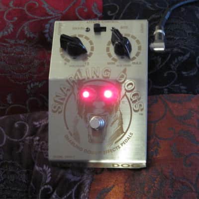 used 1990's (maybe early 2000s) Snarling Dogs Tweed E. Dog Model # SDP-1 Overdrive / Distortion, "6L6 vacuum tube overdrive EMULATOR" (NO tube is part of the pedal's circuitry) + battery & strings (NO box / NO paperwork) image 2