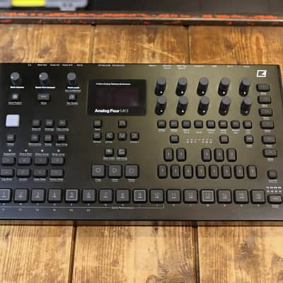 Elektron Analog Four MKII 4-Voice Tabletop Analog Synthesizer 2020 - Present - Black image 2