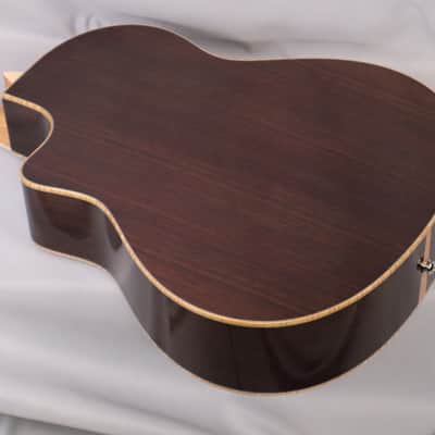 Larrivee LV-09: Solid Sitka Spruce Top, Solid Indian Rosewood b/s. 2026 image 9