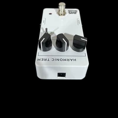 JHS 3 Series Harmonic Trem -x9885 image 3