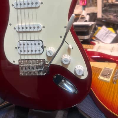 Fender Squire Strat - Red and white image 4