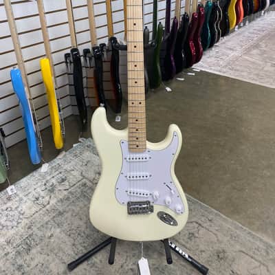 Squier Affinity Series Stratocaster with Maple Fretboard - Olympic White image 1