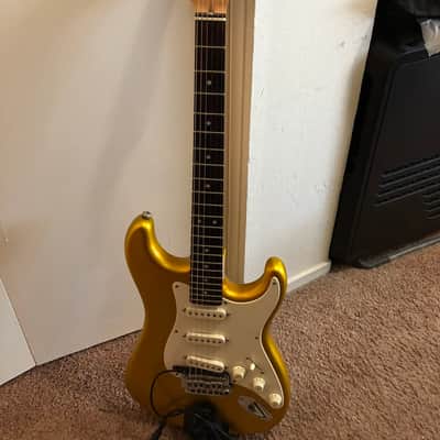 G&L Legacy early 90s - Gold image 2