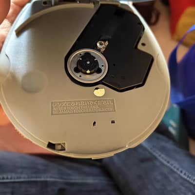 Panasonic SL-CT-526 Portable CD Player image 2
