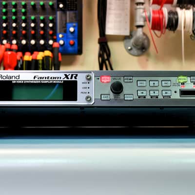 Roland Fantom-XR Rackmount Synthesizer Module *Screen Needs Replacement image 2