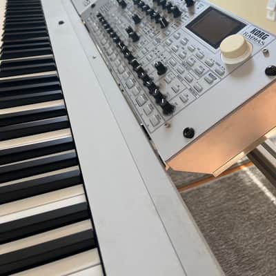 Korg M3 88 Key Workstation Sampler W/ Radius Vocorder image 10