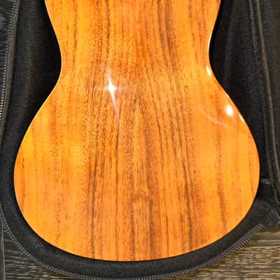Makaio MKC-10 Koa Concert Ukulele - Natural Excellent image 4