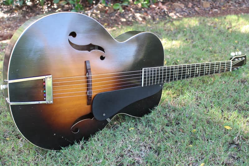 Beautiful Vintage 1930s-1940s Regal Acoustic Archtop Guitar Large
