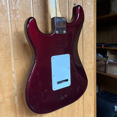 Fender Standard Stratocaster with Maple Fretboard 1998 - 2005 - Midnight Wine image 7