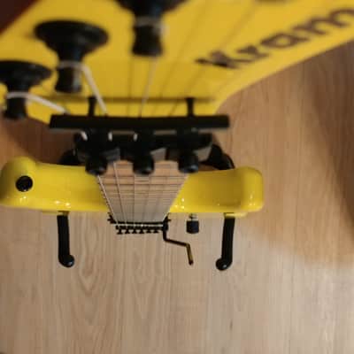 Kramer  1984 baretta reissue  2010 Banana Yellow with case image 8