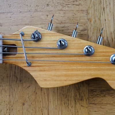 VIDEO! Teisco/Kawai shortscale bass 1968 made in Japan image 9