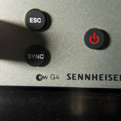 Sennheiser EW 500 G4 w Ci 1 instrument cable wireless system transmitter, receiver & rackmount kit 470-558 MHz 2020-present - gray image 2