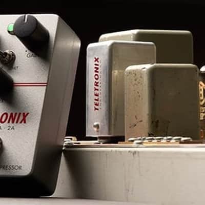 Universal Audio UAFX Teletronix LA-2A Studio Compressor *Free Shipping in the USA* image 5