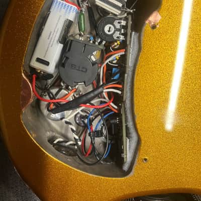 Rad-Mod Guitars Miltown Wave Gold 1 of 5 + Hard Case image 6