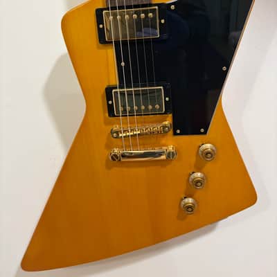 Epiphone Inspired by Gibson ‘58 Korina Explorer 2024 - natural with black pickguard image 2