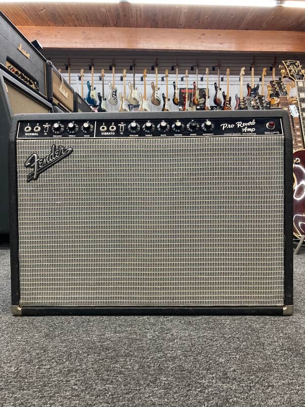 Fender Pro Reverb 2-Channel 40-Watt 2x12" Guitar Combo