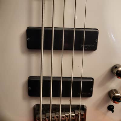 Ibanez SR 305E 2000 - 2025 - White image 9