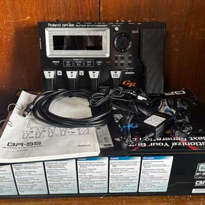 Roland GR-55 gr-55gk Guitar Synth w/ box, GK-3 Pickup, GK cable, power supply
