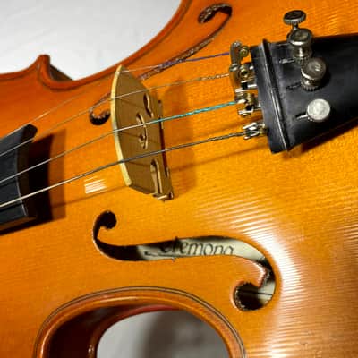 Cremona 4/4 Violin with Case, Bow, and Accessories - 1982 image 11
