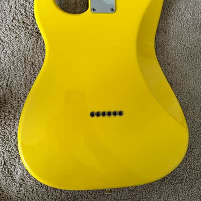 Original 2002 Fender Tom Delonge Limited Edition Stratocaster Strat Graffiti Yellow image 10