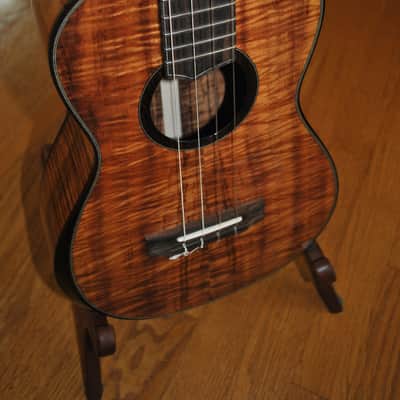 'Oli L2-BK master grade koa baritone ukulele w/Crossrock fiberglass case image 2