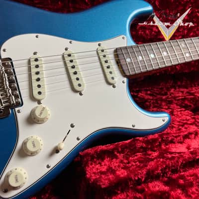Fender  Custom Shop '66 Strat® Deluxe Closet Classic, Rosewood Fingerboard Aged Lake Placid Blue image 8