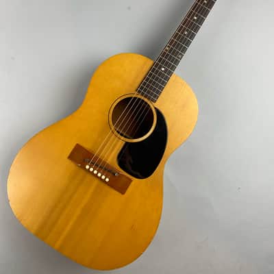 Gibson  B15 67-68 - Natural Rare Small bodied (LG size) Mahogany back and sides, Solid Spruce top. With era correct SS Case image 2