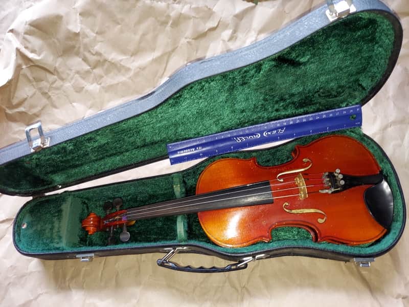 Suzuki Model 220 size 1/4 violin, Japan, 1986, with case (Bow needs replace hair) image 1