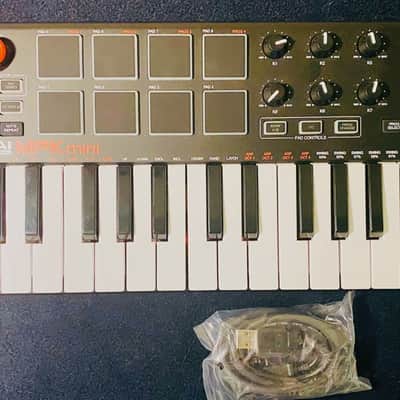 Akai MPK Mini Play Portable 25-Key MIDI Controller 2018 - Present - Black