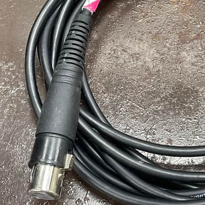 Shure XLR 10 FT CABLE MALE TO FEMALE - Used image 2