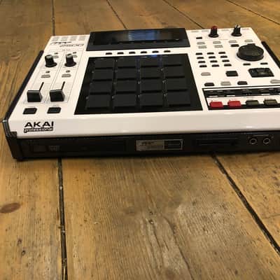 Akai MPC2500 Special Edition White image 6