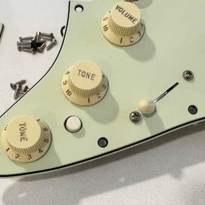 LOADED Fender Deluxe Vintage Noiseless Stratocaster Pickups 7 Way Superswitch image 3